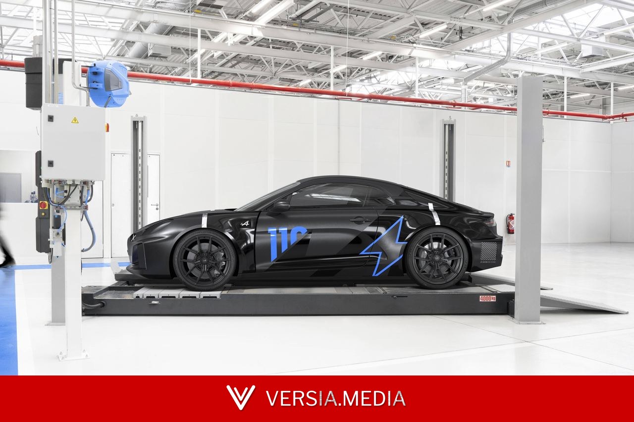 Novo Alpine A110 elétrico tem bateria dividida para simular carros de motor central